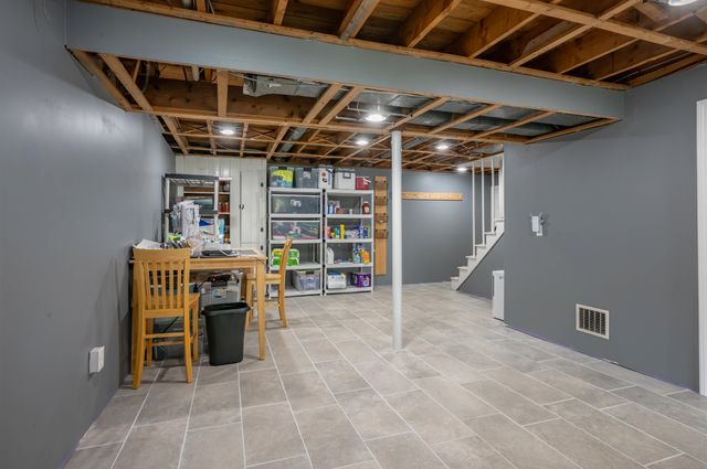 18 Hillside Drive, Nashua, NH 03064