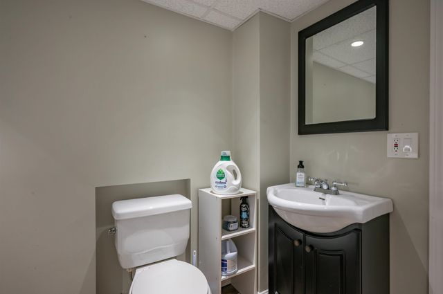 18 Hillside Drive, Nashua, NH 03064