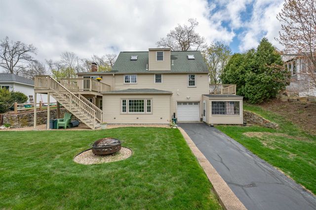 18 Hillside Drive, Nashua, NH 03064