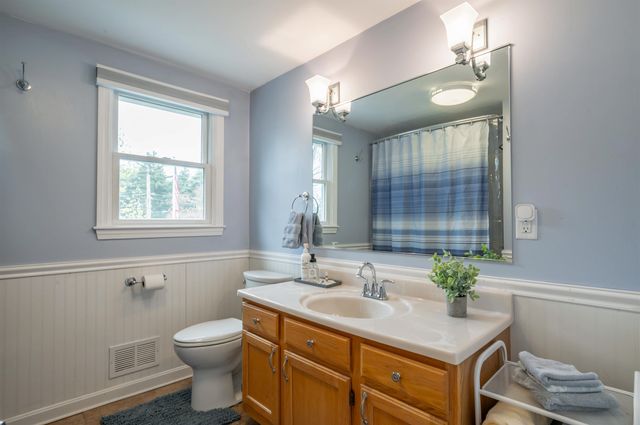 18 Hillside Drive, Nashua, NH 03064