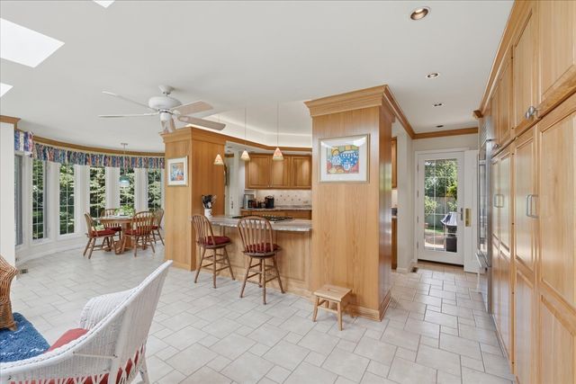 206 Londonderry Court, Mundelein, IL 60060