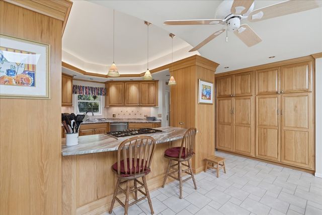 206 Londonderry Court, Mundelein, IL 60060