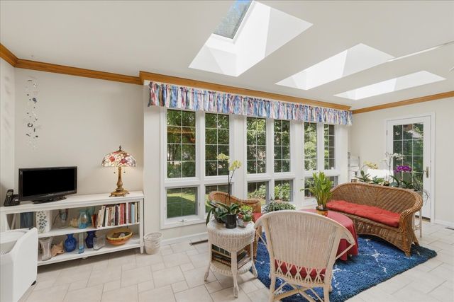 206 Londonderry Court, Mundelein, IL 60060