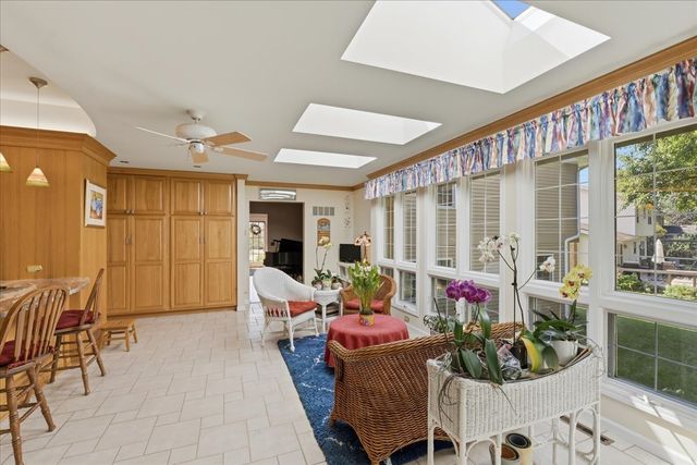206 Londonderry Court, Mundelein, IL 60060
