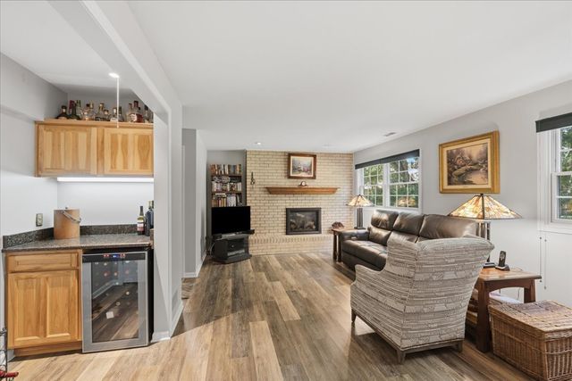 206 Londonderry Court, Mundelein, IL 60060