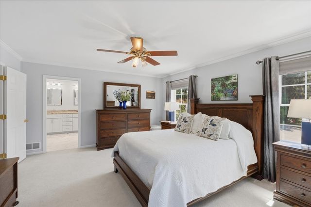 206 Londonderry Court, Mundelein, IL 60060