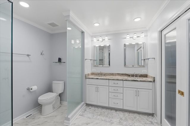 206 Londonderry Court, Mundelein, IL 60060