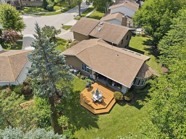 206 Londonderry Court, Mundelein, IL 60060