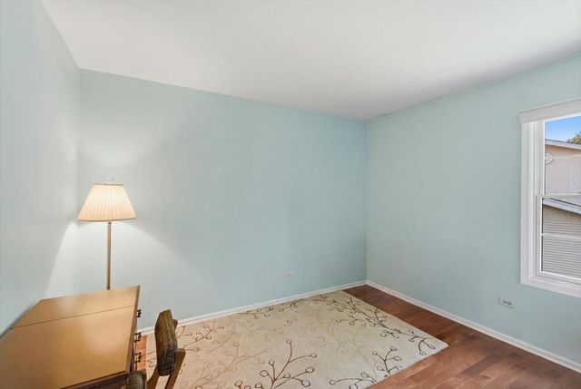 206 Londonderry Court, Mundelein, IL 60060