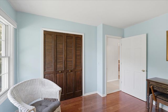 206 Londonderry Court, Mundelein, IL 60060