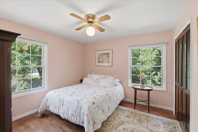 206 Londonderry Court, Mundelein, IL 60060