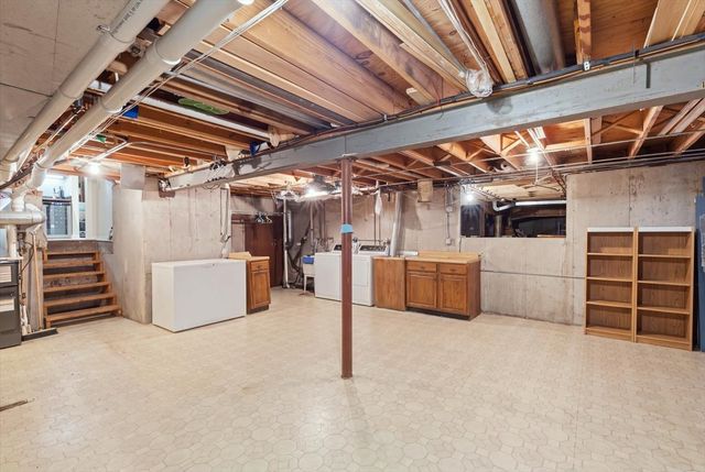 206 Londonderry Court, Mundelein, IL 60060