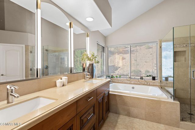 191 Regal Oak Court, Newbury Park, CA 91320