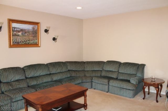 19 Crammer Ln, Hillsborough Twp., NJ 08844