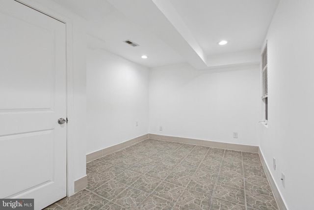 1913 W MONTGOMERY AVE, Philadelphia, PA 19121