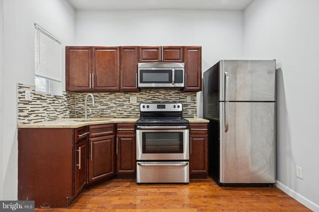 1913 W MONTGOMERY AVE, Philadelphia, PA 19121