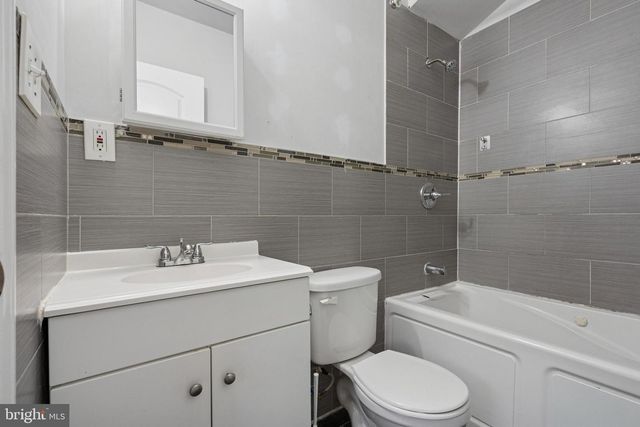 1913 W MONTGOMERY AVE, Philadelphia, PA 19121