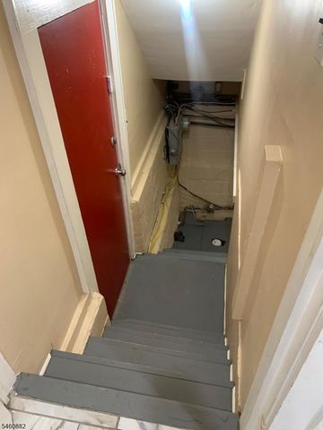 179 Richelieu Ter, Newark City, NJ 07106