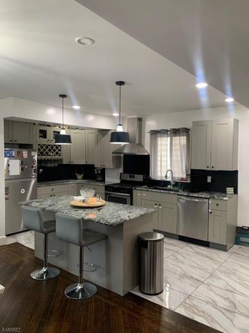 179 Richelieu Ter, Newark City, NJ 07106