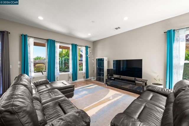 1929 Burgundy Lane, Brentwood, CA 94513