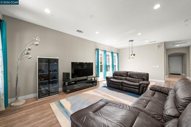 1929 Burgundy Lane, Brentwood, CA 94513