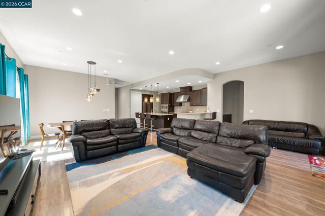 1929 Burgundy Lane, Brentwood, CA 94513