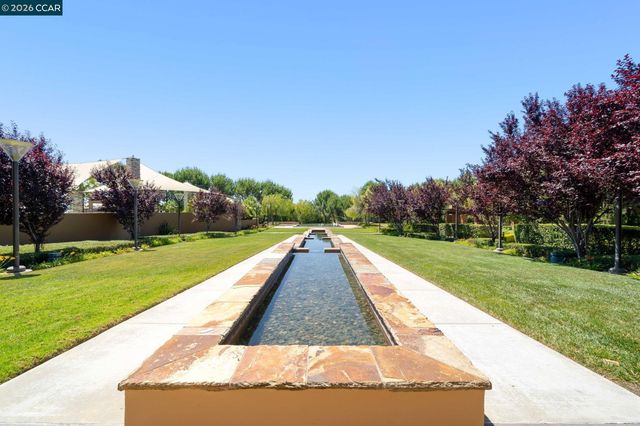 1929 Burgundy Lane, Brentwood, CA 94513