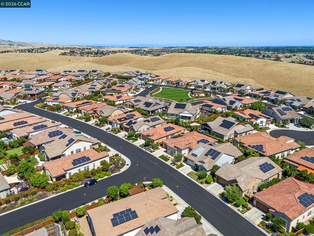 1929 Burgundy Lane, Brentwood, CA 94513