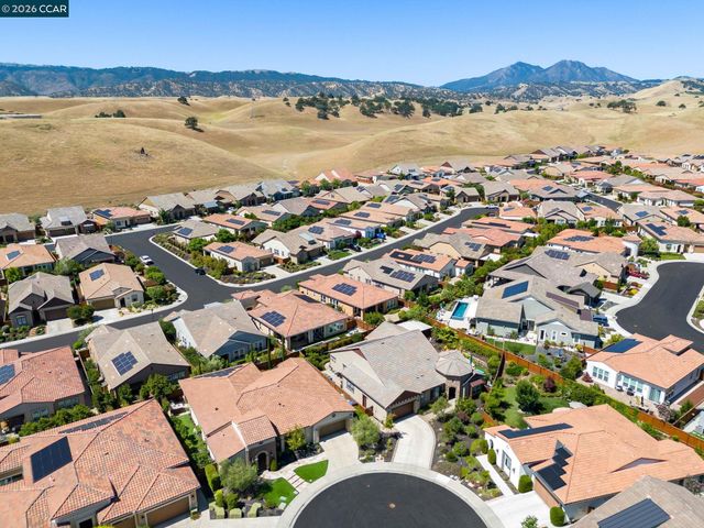 1929 Burgundy Lane, Brentwood, CA 94513