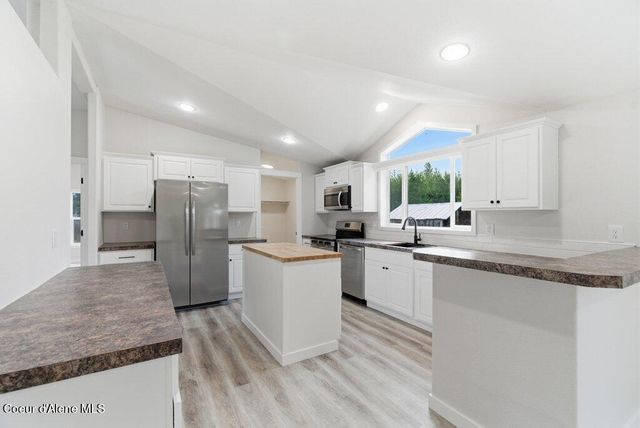 293 Sitting Bull RD, Sandpoint, ID 83864