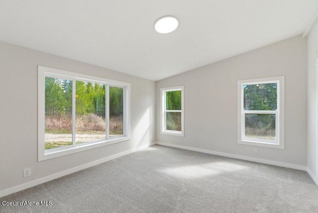 293 Sitting Bull RD, Sandpoint, ID 83864