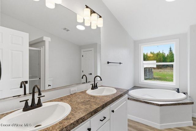 293 Sitting Bull RD, Sandpoint, ID 83864