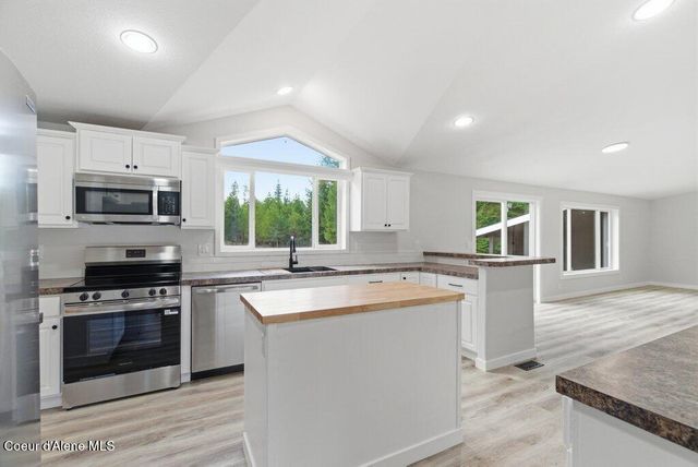293 Sitting Bull RD, Sandpoint, ID 83864