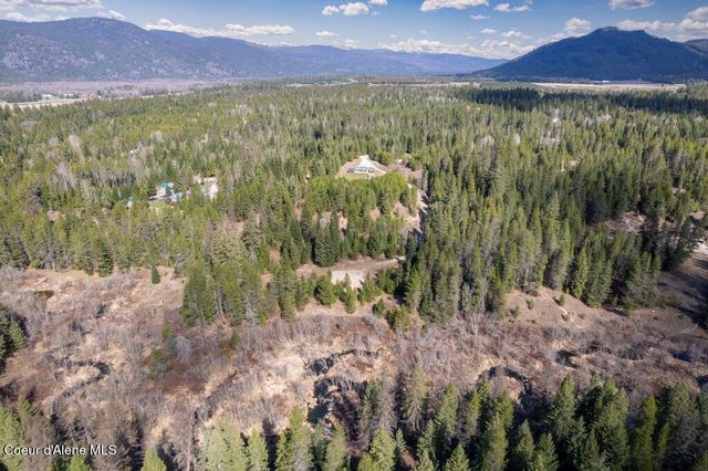 293 Sitting Bull RD, Sandpoint, ID 83864