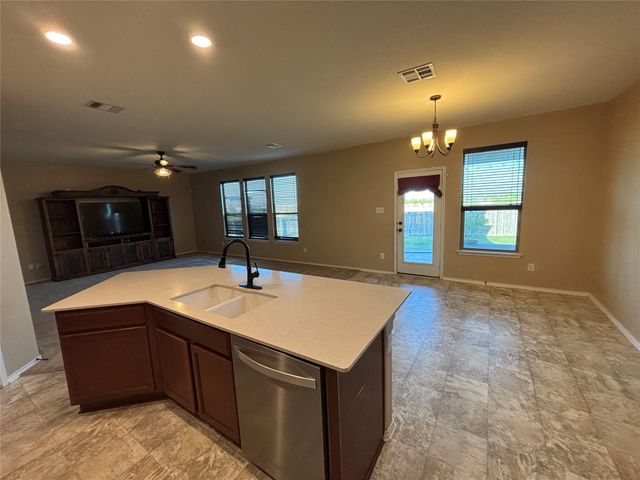 120 Schuylerville DR, Elgin, TX 78621