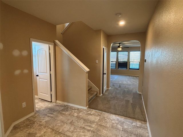 120 Schuylerville DR, Elgin, TX 78621