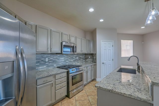 10220 Green River Place NW, Albuquerque, NM 87114