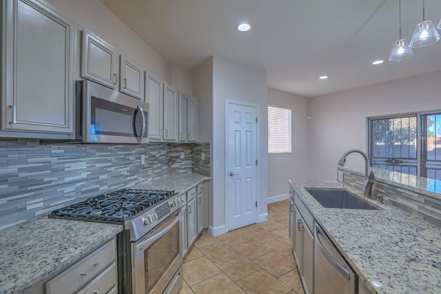 10220 Green River Place NW, Albuquerque, NM 87114