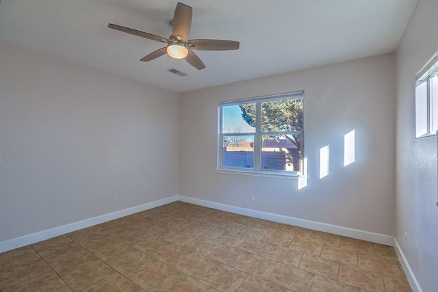 10220 Green River Place NW, Albuquerque, NM 87114