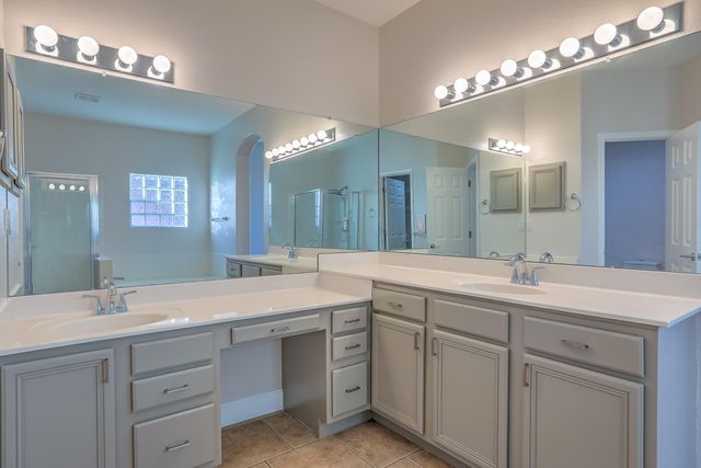 10220 Green River Place NW, Albuquerque, NM 87114