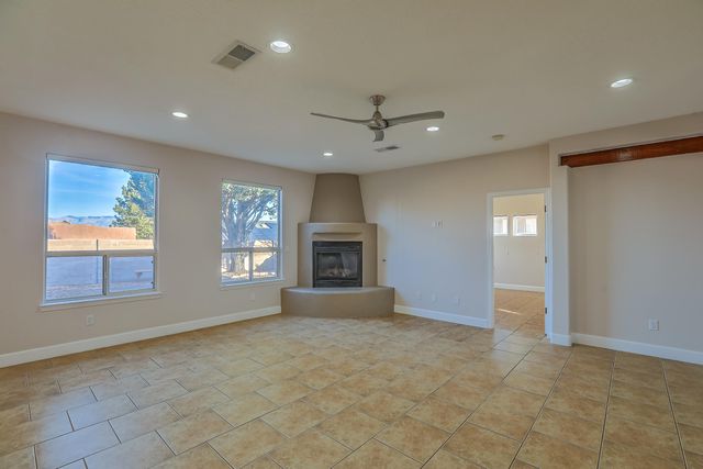 10220 Green River Place NW, Albuquerque, NM 87114