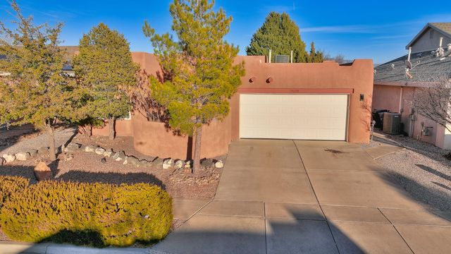 10220 Green River Place NW, Albuquerque, NM 87114