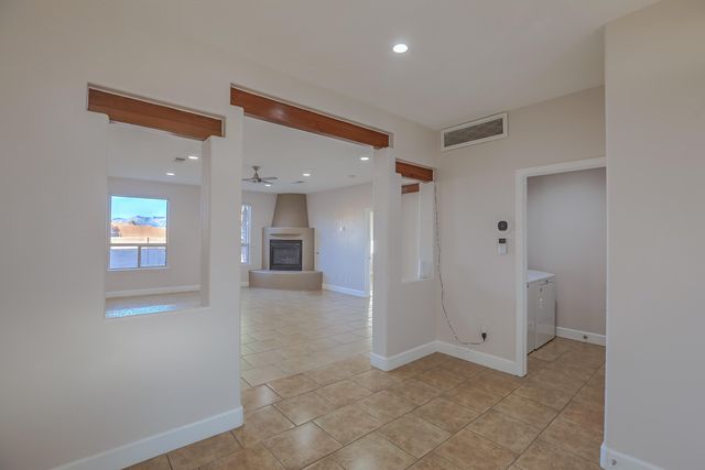 10220 Green River Place NW, Albuquerque, NM 87114