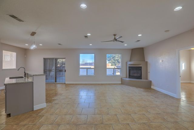 10220 Green River Place NW, Albuquerque, NM 87114