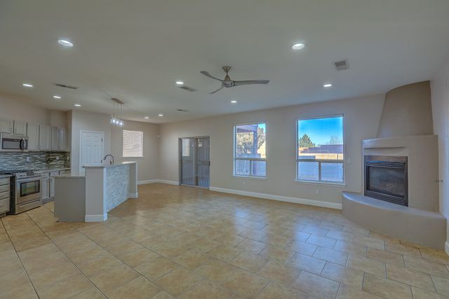 10220 Green River Place NW, Albuquerque, NM 87114