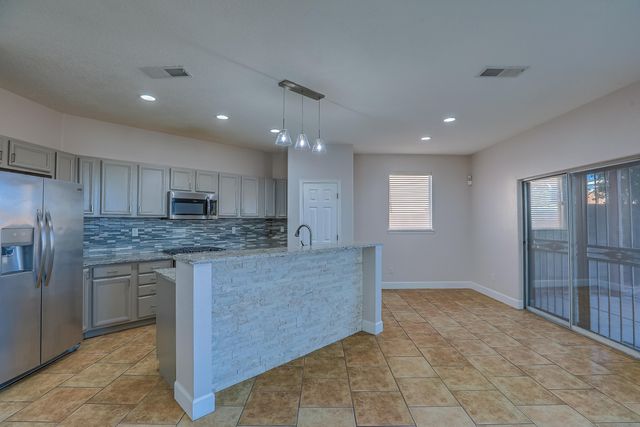 10220 Green River Place NW, Albuquerque, NM 87114