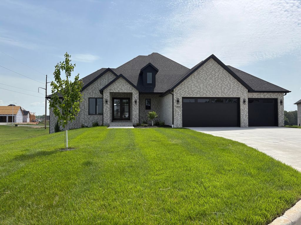 1996 North Riva Ridge Court, Springfield, MO 65802