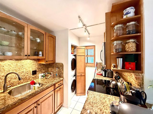 677 Trace Circle 102, Deerfield Beach, FL 33441