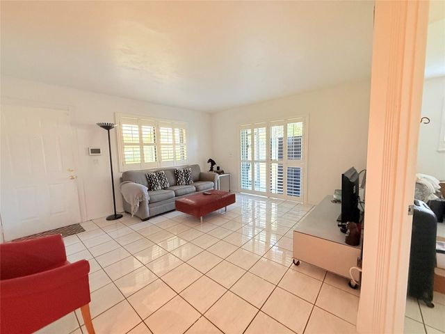 677 Trace Circle 102, Deerfield Beach, FL 33441