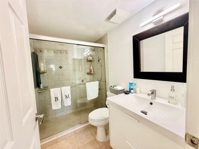 677 Trace Circle 102, Deerfield Beach, FL 33441